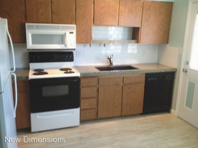 Foto del edificio - 2 br, 2.5 bath House - 1422 E. 9th Street #4