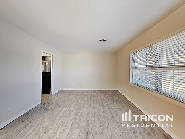 Building Photo - 3806 Ridgeline Drive San Antonio TX