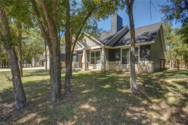 Building Photo - 346 Lamaloa Ln
