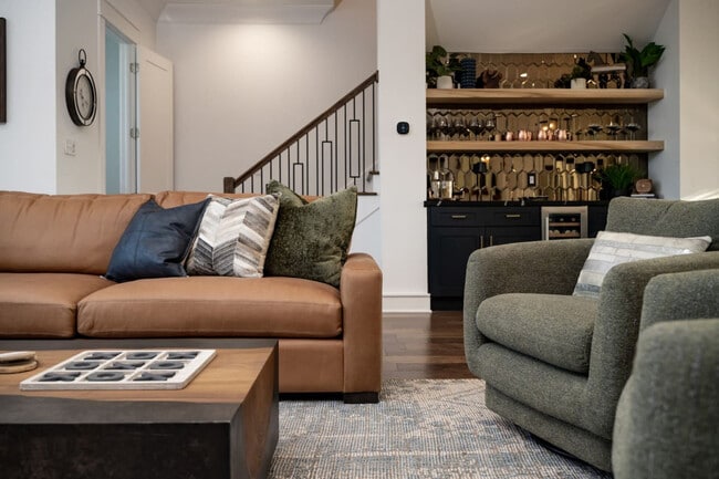 Building Photo - 218 Tarrow St