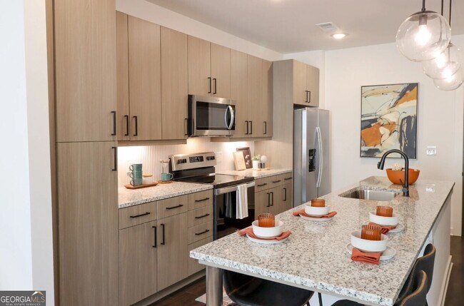 Foto del edificio - 305 Collins Industrial Way