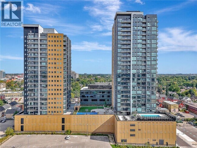 Building Photo - 108 Garment St