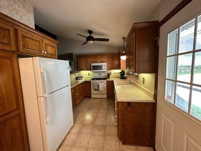 Building Photo - Sunrise Is. Crosslake- year round 3 bedroo...