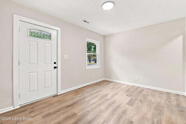 Building Photo - 318 Freeman Ave