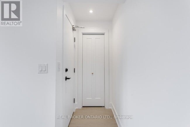 Photo du bâtiment - 185 Bowie Ave