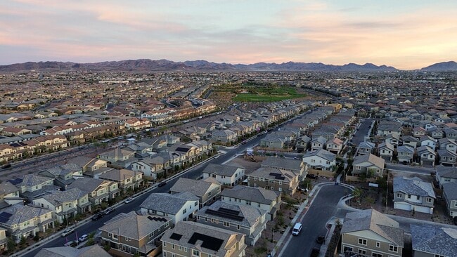Building Photo - 770 Aurora Vale Pl