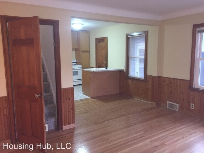 Building Photo - 3 br, 2 bath House - 632 Morgan Ave South