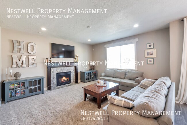 Foto del edificio - Gorgeous 4-bed Home in Saratoga Springs $5...