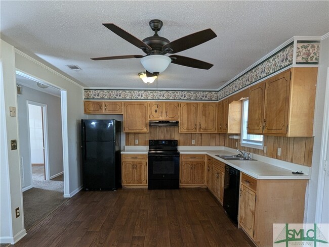 Building Photo - 406 Hickory St