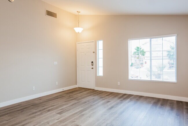 Foto del edificio - 5420 Cliff Dancer St