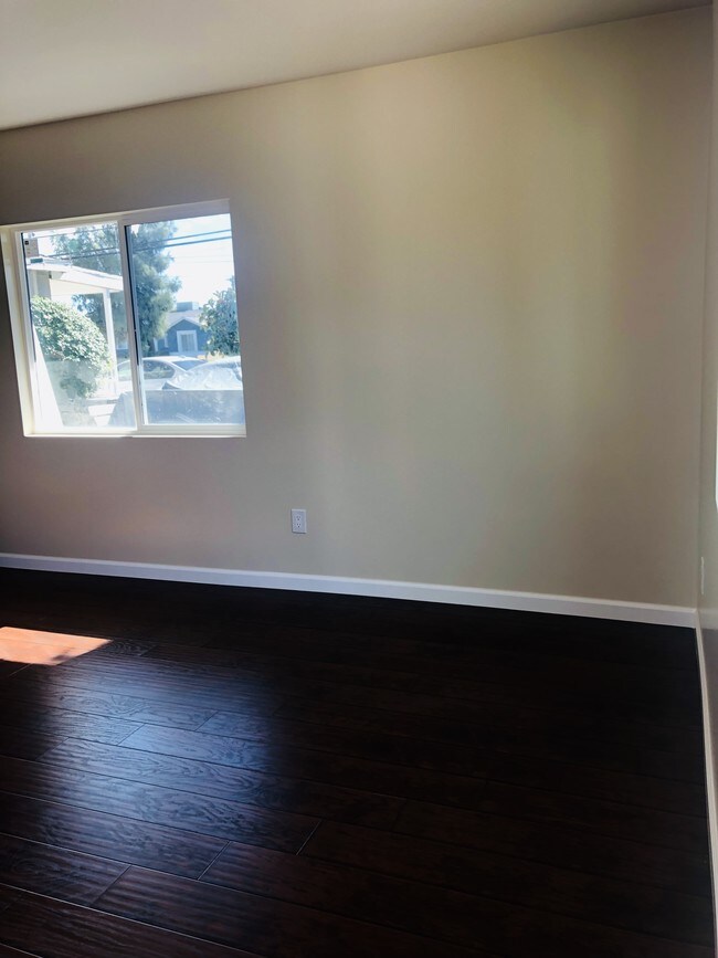 Foto del edificio - 14643 Chatsworth St