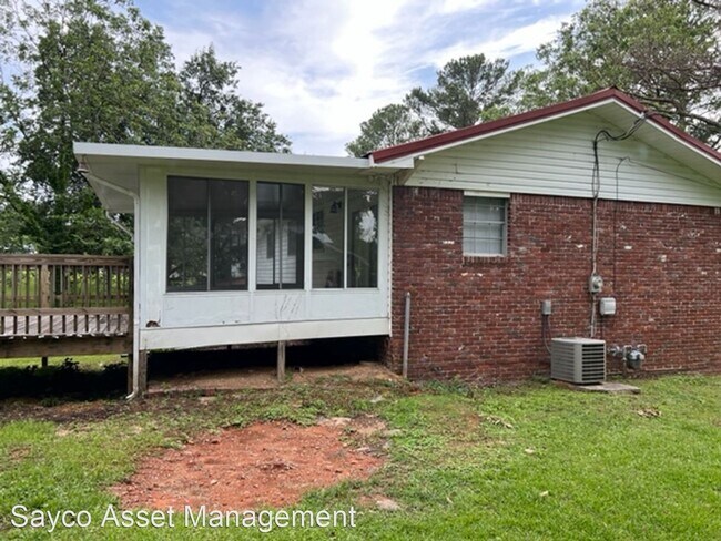 Building Photo - 3 br, 1 bath House - 5609 Valleyview Trail