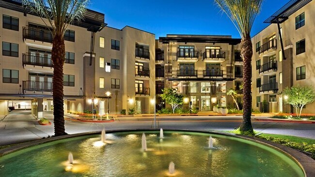 Foto del edificio - 4900 N 44th St