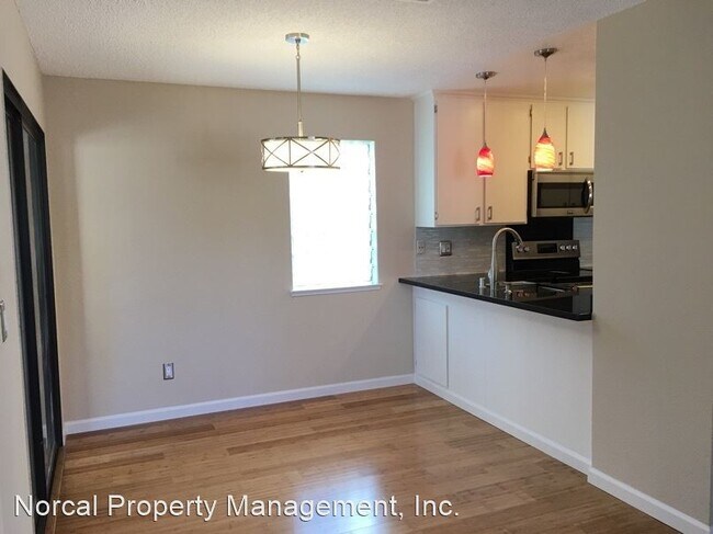 Building Photo - 1 br, 1 bath House - 537 Holly Hock Ct