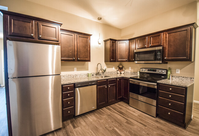 Building Photo - 636 Castle Pines Dr