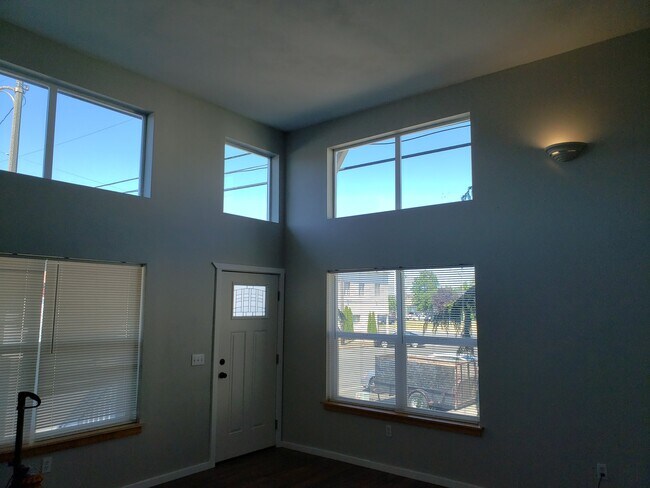 Building Photo - 1116 S 23rd St
