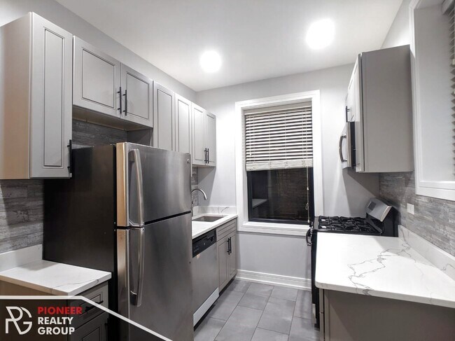 Foto del edificio - 6115 N Winthrop Ave