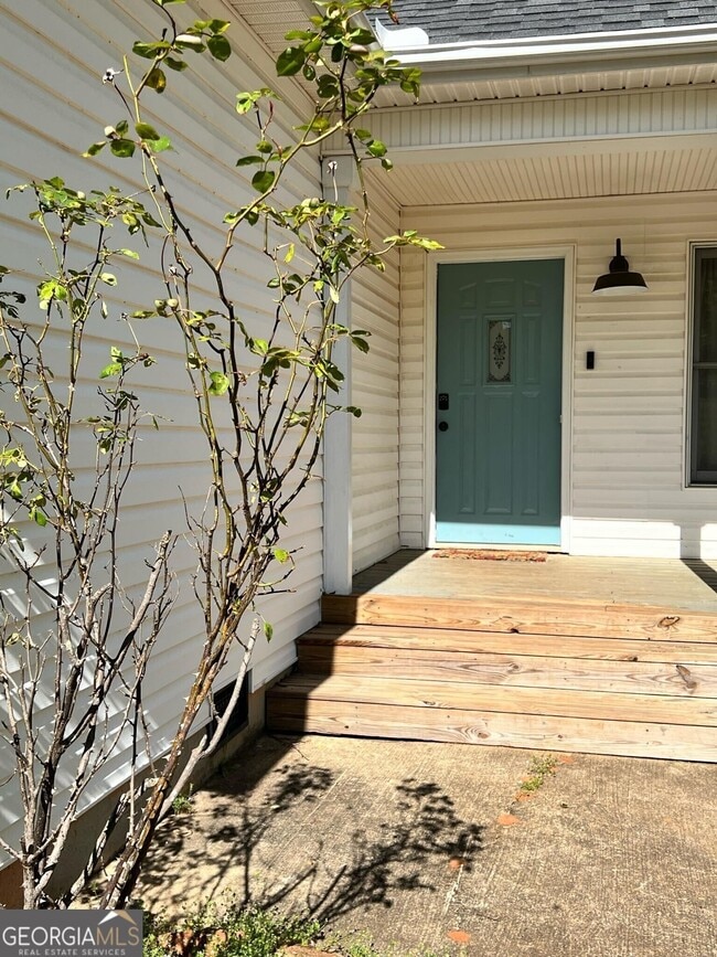 Building Photo - 202 Concord Dr