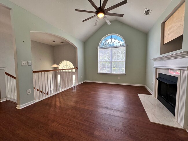 Foto del edificio - Exclusively Offered By Muse Realty Rentals...