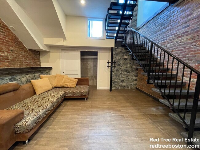 Photo - 1028a Commonwealth Ave Apartment