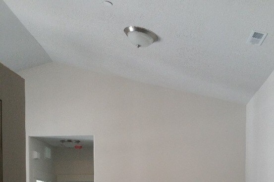 Foto del edificio - 1070 E Riches Ave
