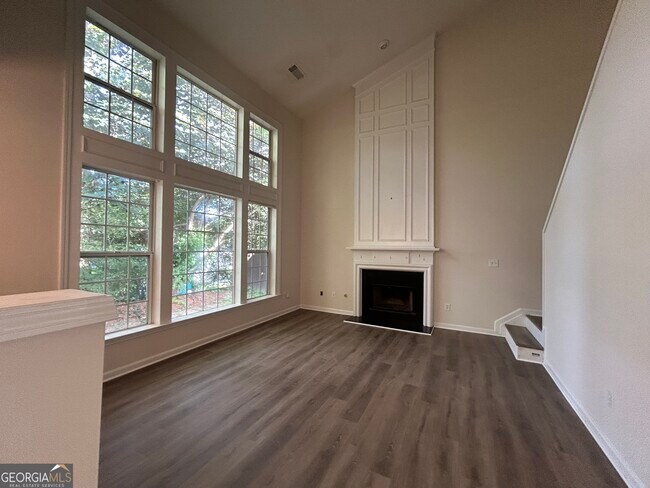 Building Photo - 4360 Ridgefair Dr
