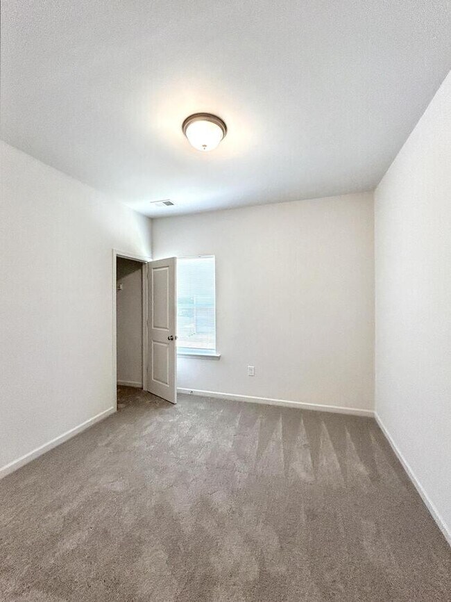 Foto del edificio - 715 N McFarland St