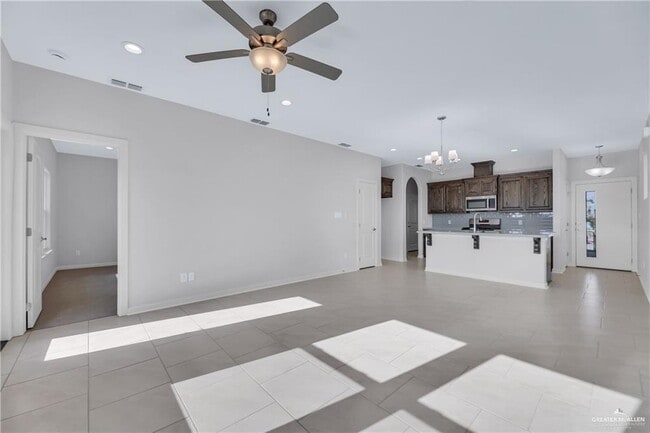 Building Photo - 14 E San Augustine Dr