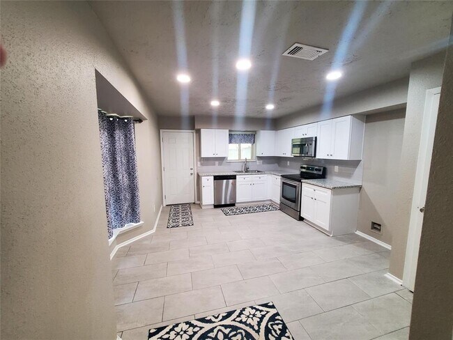 Foto del edificio - 4527 Algernon Dr