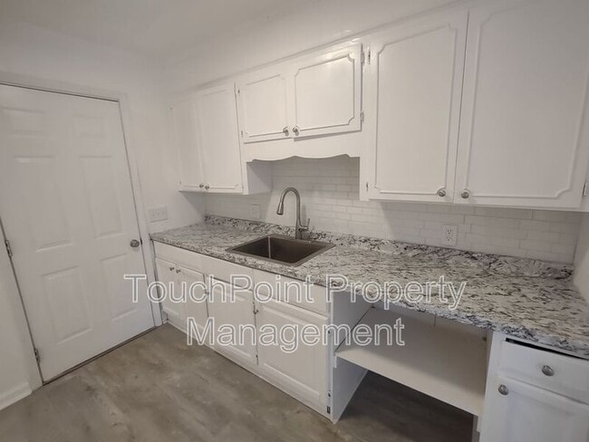 Building Photo - 1413 Phil Thurman Rd