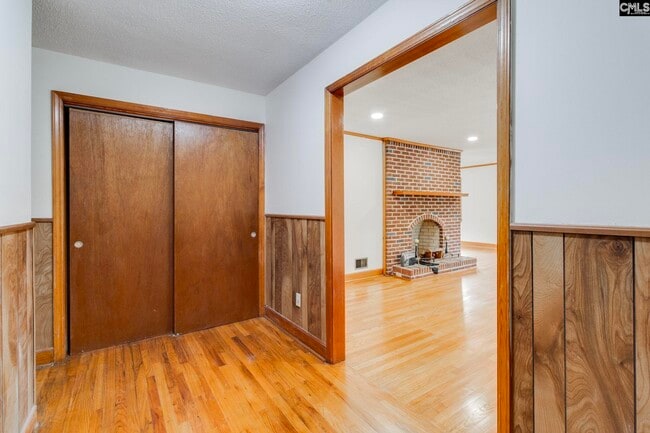 Foto del edificio - 120 McRae St