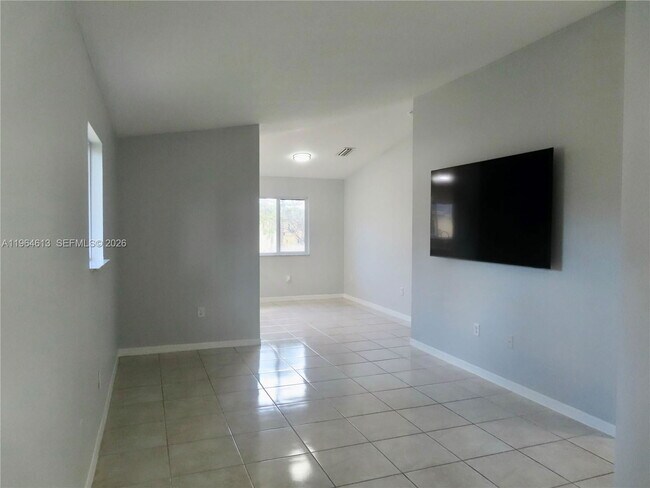 Building Photo - 3398 NE 9th Dr