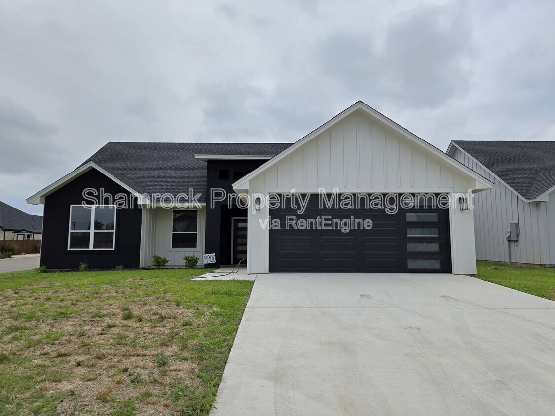 Foto principal - 9900 Ridings Dr