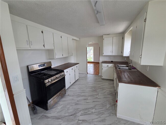 Building Photo - 94 Arlington Pl