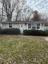 Building Photo - 3066 Greenlawn Ave