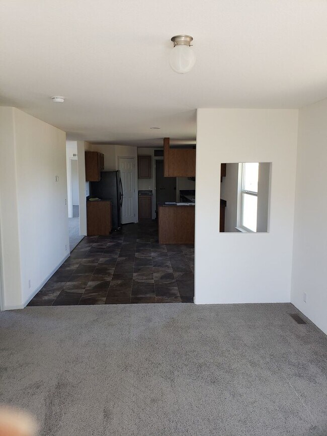 Foto del edificio - 24 X 60 MANUFACTURED HOME ON 1 1/3 ACRES
