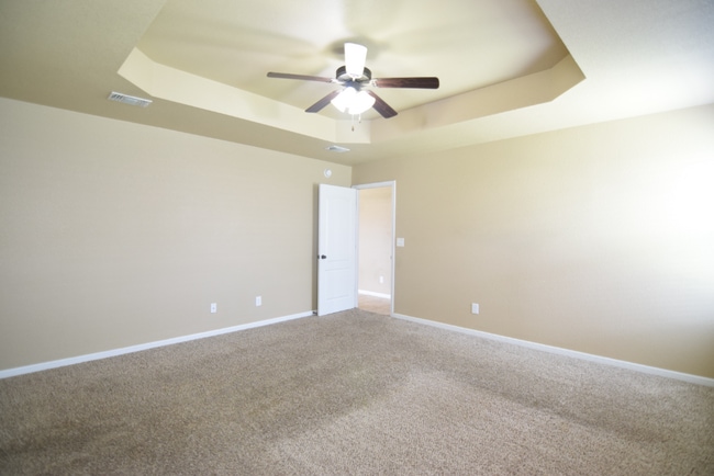 Building Photo - 204 W Little Dipper Dr