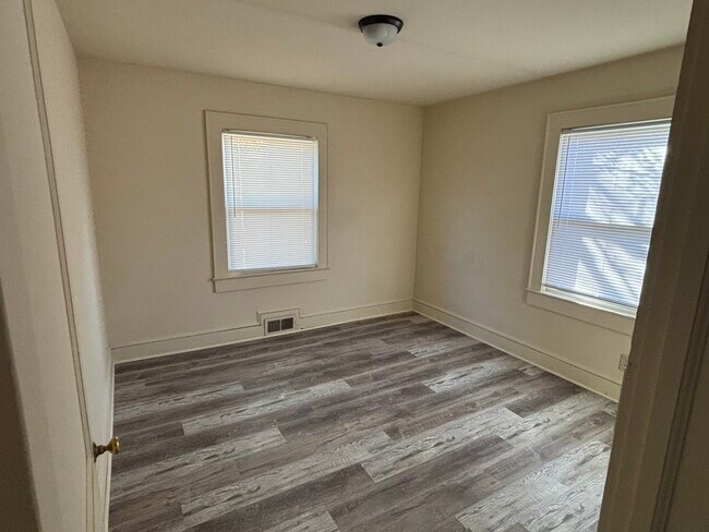 Foto del edificio - 311 Sunset Dr