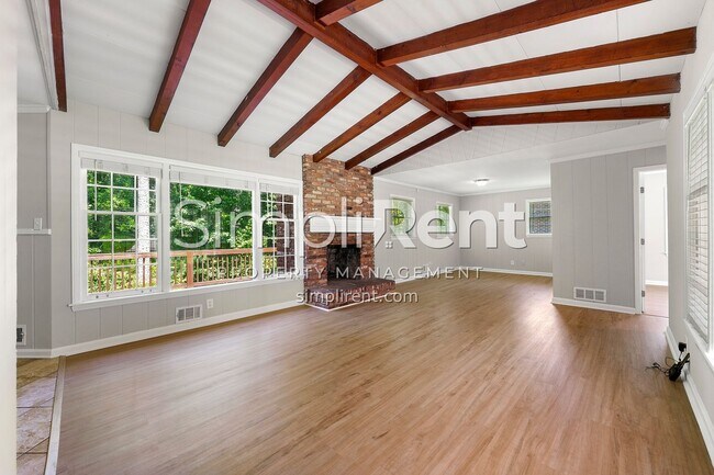 Foto del edificio - Charming 4 Bd / 2 Bath in College Park!