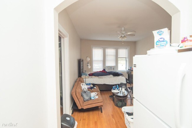 Foto del edificio - 1145 W Morse Ave