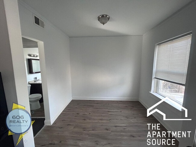 Foto del edificio - 2004 W Jarvis Ave