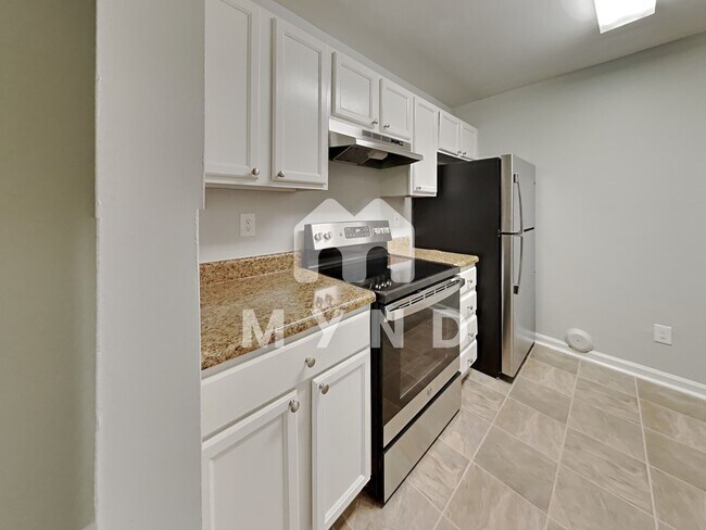 Foto del edificio - 548 Rose Ln