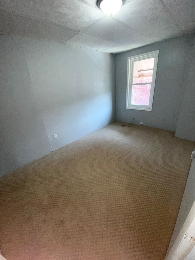 Building Photo - Newly Renovated 2 Bedroom 2 Bathroom Duple...