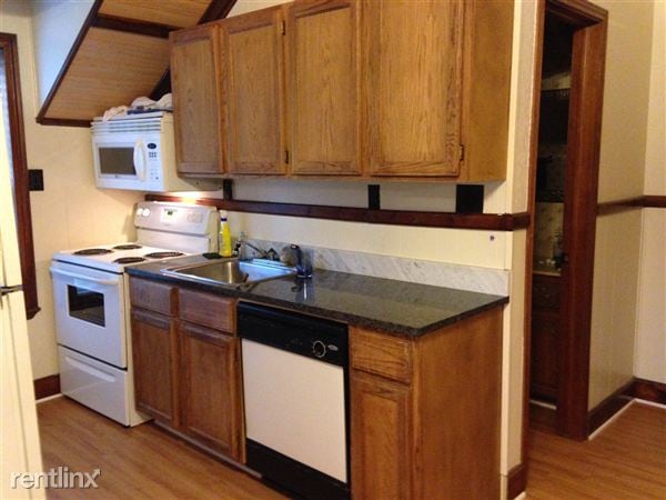 Building Photo - 112 N Hillview Dr