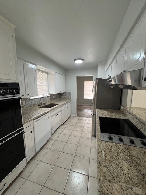 Building Photo - 1616 Shirley Dr