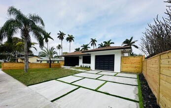 Building Photo - 641 NE 2nd St