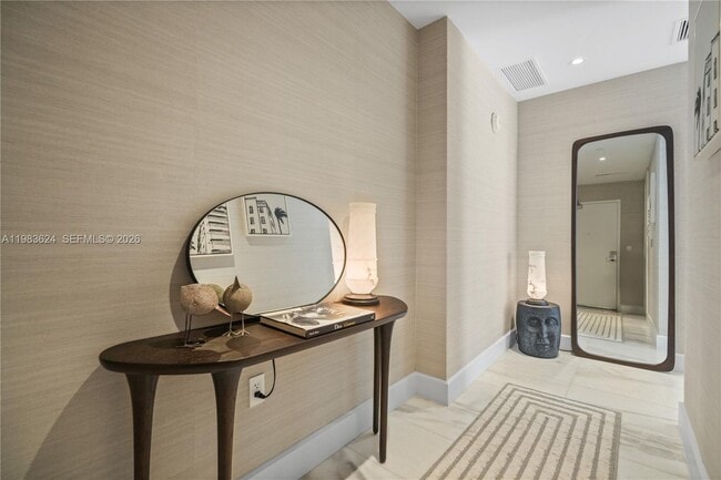 Building Photo - 700 NE 26th Terrace