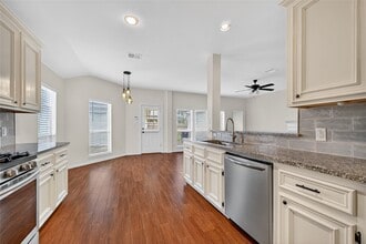 Building Photo - 4902 Lake Catherine Ct