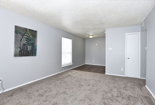Interior Photo - Heatherstone Apartments