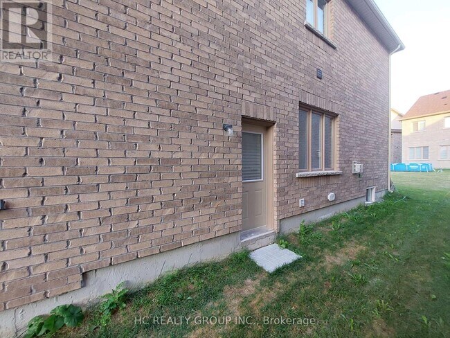 Photo du bâtiment - 33 Mac Campbell BSMT Way